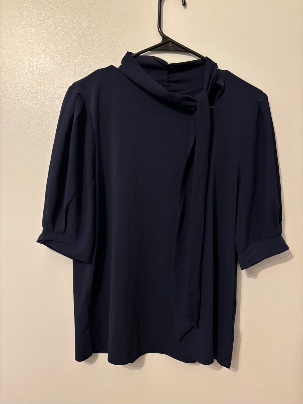 Large Cable & Gauge Women's Tie-Neck Short-Sleeve Puff Blouse Navy